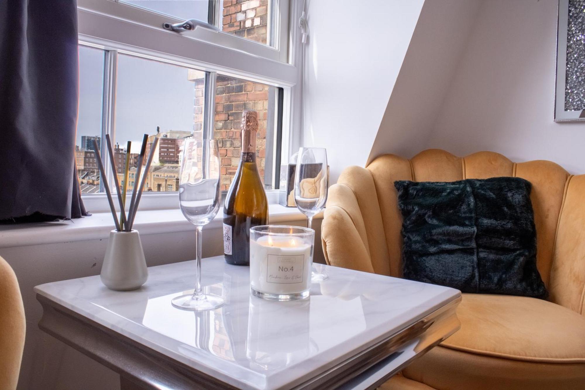 Luxurious 1-Bedroom Penthouse In Marble Arch 71 Londres Exterior foto